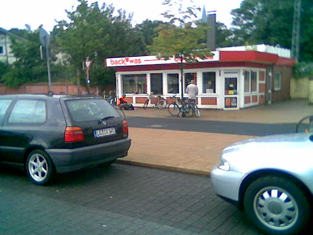 er wurde letzte Woche verhaftet, als er bei Penny rumorte, bei einem Bäcker konnte ich das grad noch verhindern